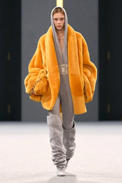 Look 6